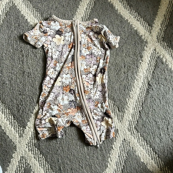 BAMBOO Other - Girls bamboo onesie